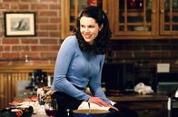 Gilmore Girls – Ausgerechnet am Elternabend trifft Lorelei (Lauren Graham) eine Entscheidung, die für Rory einige Unannehmlichkeiten an der Schule bedeuten ...