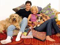 Dharma & Greg – L-R: Greg (Thomas Gibson) und Dharma (Jenna Elfman)