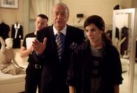 Miss Undercover – Macht die unscheinbare Polizistin Gracie Hart (Sandra Bullock, r.) zur Miss Undercover: Stylist Victor Melling (Michael Caine, l.) ...