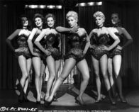 Pal Joey – Linda English (Kim Novak, Mitte)