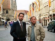 Tatort – Das neue "Tatort"-Team aus Münster: Der Professor für Forensik, Karl-Friedrich Boerne (Jan Josef Liefers, l) und Hauptkommissar Frank Thiele (Axel Prahl).