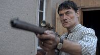 Oderbruch – Arthur (Stefan Weinert) glaubt, seine Familie beschützen zu müssen.