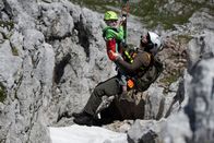 Bergwelten – Innerhalb von Minuten kann in Österreich ein Rettungshubschrauber vor Ort sein.