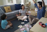 Jane the Virgin – (v.li.) Elias Janssen (Matteo), Gina Rodriguez (Jane Gloriana Villanueva), Justin Baldoni (Rafael Solano).