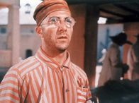 Papillon – Louis Dega (Dustin Hoffman) träumt von der Freiheit.