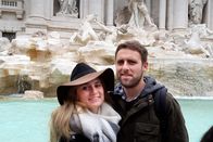 Verrückt nach Meer – Die Passagiere Olga Henich und Andreas Ditzig vor dem Trevi Brunnen in Rom während ihrer Stadtführung. Es ist auch gleichzeitig ihr Abreisetag.