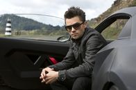 Need for Speed – Der ehemalige Stock Car Rennfahrer Dino Brewster (Dominic Cooper) kommt mit einem verlockenden Angebot zu Tobey in die Werkstatt und bringt damit gefährliche Steine ins Rollen ...
