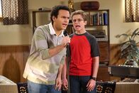 The Goldbergs – (v.li.) Troy Gentile (Barry Goldberg), Sean Giambrone (Adam Goldberg).