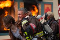 Chicago Fire – Gerettet: Taylor Kinney (M.) als Kelly Severide