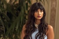 The Good Place – Als Tahani (Jameela Jamil) die Bekanntschaft mit dem Besuch aus dem "Bad Place" macht, hofft sie einfach nur, dass diese möglichst schnell wieder verschwinden ...