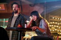Colossal – Colossal Sie können nicht glauben, was sie sehen: Jason Sudeikis als Oscar, Anne Hathaway als Gloria Copyright: SRF/Universum Film
