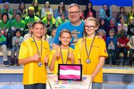 1, 2 oder 3 – Das gelbe Rateteam aus Thörl/Österreich kann stolz die "1, 2 oder 3"-Teilnahmemedaillen präsentieren.
