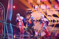The Masked Singer – DER PIRAT singt von Smash Mouth „I´m A Believer”.
