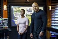 Navy CIS: L.A. – L-R: Harley Hidoko (Andrea Bordeaux), Sam Hanna (LL Cool J)