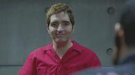 MacGyver – Kann der gefährliche Auftragskiller Murdoc (David Dastmalchian) der Phoenix Fundation helfen, einen Maulwurf in der U.S.-Regierung zu finden? Oder spielt er nur Spielchen?
