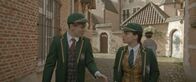 Theodosia – Theo (r. Eloise Little) und Henry (l. Frankie Minchella) müssen zur Schule, bisher kannten sie nur home schooling.