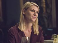 Homeland – Versucht, den FBI-Agenten Conlin wegen einer Gerichtsverhandlung unter Druck zu setzen: Carrie (Claire Danes) ...