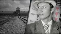 Verbotene Liebe - Queere Opfer der NS-Diktatur – Kurt Brüssow im Vordergrund. Im Hintergrund links KZ Auschwitz-Birkenau; rechts eine Tafel mit KZ-Kennzeichen.