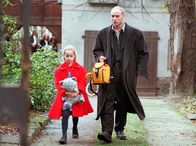 Tatort – MDR Fernsehen TATORT, "Money! Money!" Uhr. Hauptkommissar Kain (Bernd Michael Lade) und Bea Hilpert (Julia-Kirstin Pittasch).