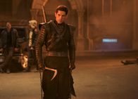 Ninja - Revenge Will Rise – Nachdem er in jungen Jahren seine amerikanischen Eltern verlor, wuchs Casey (Scott Adkins) in der Obhut seines japanischen Pflegevaters zu einem staatlichen Mann heran, dem keine Kampftechnik fremd ist ...