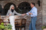 Book Club - Das Beste kommt noch – Diane (Diane Keaton) lernt den charmanten Piloten Mitchell (Andy Garcia) kennen.
