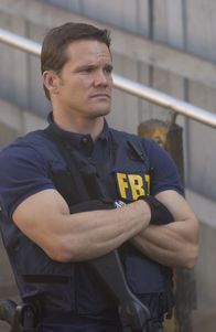 Numb3rs - Die Logik des Verbrechens – Gemeinsam mit Don, David und Charlie versucht FBI-Agent Colby Granger (Dylan Bruno) Julia und Diane Rausch zu finden ...