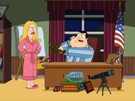American Dad! – Francine Smith (l.); Stan Smith (r.)