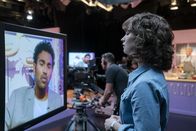 Yesterday – Himesh Patel (Jack Malik), Lily James (Ellie).