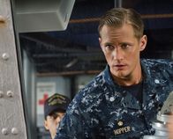Battleship – Commander Stone Hopper (Alexander Skarsgĺrd) wurde mit einem Lenkwaffenzerstörer entsandt, um die empfangenen Signale zu untersuchen. Noch ahnt niemand, wer die Invasoren sind...