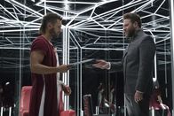 Future Man – Wolf (Derek Wilson, l.); Susan (Seth Rogen, r.)