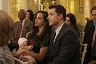 Manifest – Grace Stone (Athena Karkanis, mitte l.); Ben Stone (Josh Dallas, mitte r.)