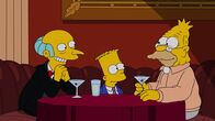 Die Simpsons – Mr. Burns (l.) versucht alles, um Grampa (r.) davon zu überzeugen, als "Gorgeous Grampa" in den Ring zu steigen. Bart (M.) ist von der Idee total begeistert ...