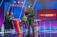 Meister des Alltags – Moderatorin Enie van de Meiklokjes und Telefonschreck Bodo Bach sowie Comedienne Meltem Kaptan. Den Gewinn spendet "Meister des Alltags" einem guten Zweck.