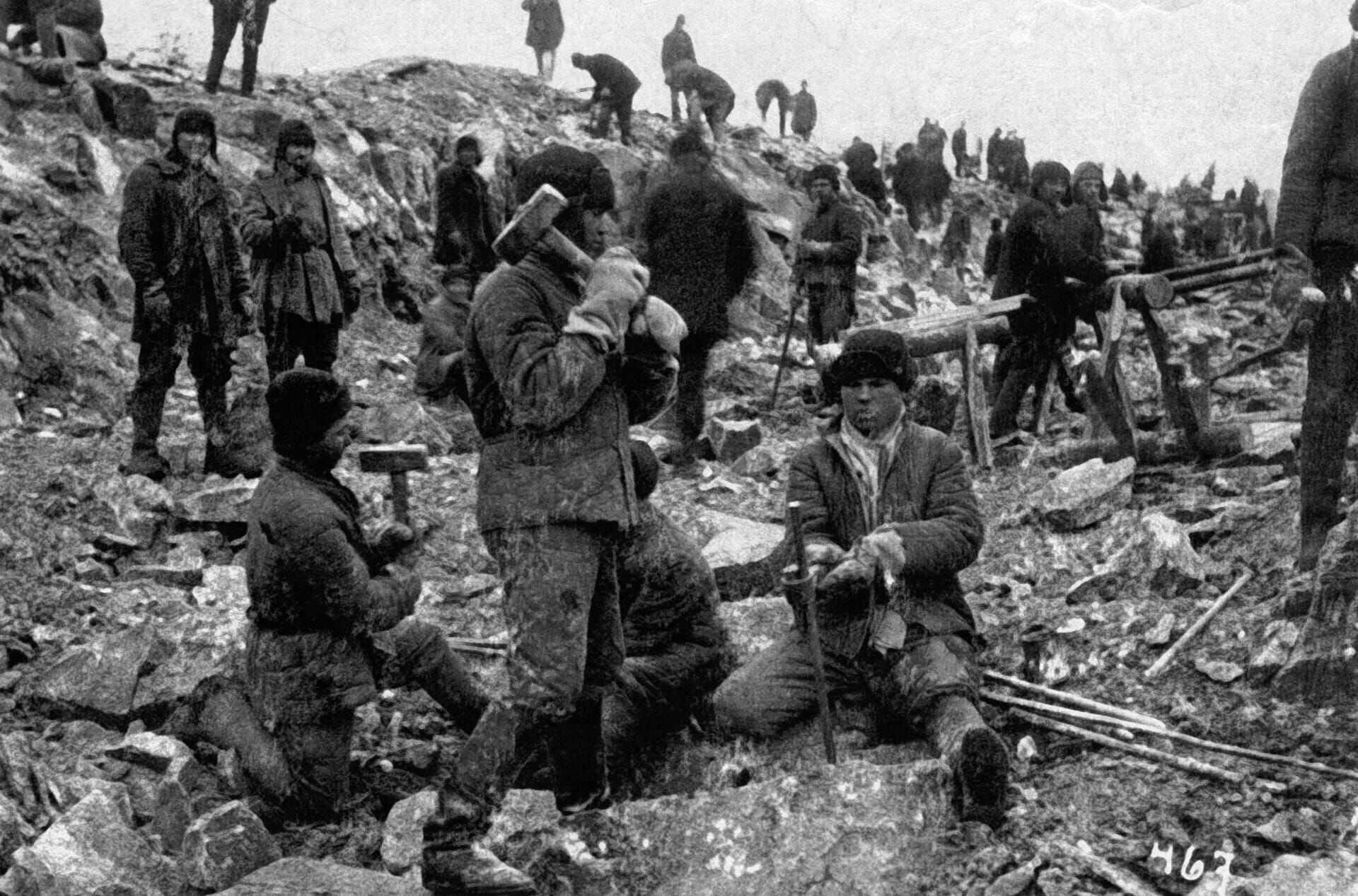 Das Rote Imperium – Der Bau des Weißmeer-Ostsee-Kanals in den Jahren 1931 bis 1933 erfolgte mittels der Zwangsarbeit von Zehntausenden Gulag-Häftlingen.