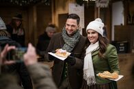 Heimatleuchten – Richard Deutinger und Conny Bürgler am Weihnachtsmarkt