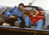 MacGyver – MacGyver (Richard Dean Anderson, l.) und Thornton (Dana Elcar, r.) kurz vor dem Absprung aus dem Hubschrauber.