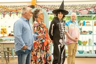 Das große Backen - UK – (v.l.n.r.) Paul Hollywood; Prue Leith; Noel Fielding; Matt Lucas