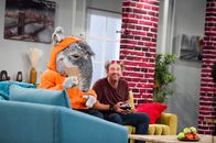 TanzAlarm – TanzTapir und Tom lassen einen Helikopter in der Wohnung fliegen.
