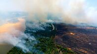Expeditionen: Abenteuer Amazonien – Feuer bedrohen das Naturschutzgebiet in der Trockenzeit.