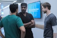 Atlanta Medical – (v.l.n.r.) Dr. Devon Pravesh (Manish Dayal); Dr. Barrett Cain (Morris Chestnut); Dr. Conrad Hawkins (Matt Czuchry)