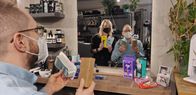 Ökochecker – Ökochecker Tobi Koch hakt bei Barbierin Grete nach: Welche Rasierer sind die besten?