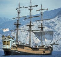 Die Schatzinsel – Die Schatzinsel ist erreicht. Die "Hispaniola" gleitet in die Ankerbucht.