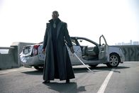 Matrix Reloaded – Als Zion die Vernichtung droht, kehrt Morpheus (Laurence Fishburne) zurück in die Matrix, um den Feind auf seinem eigenen Terrain zu schlagen ...