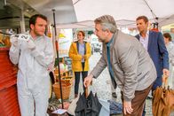 Die Rosenheim-Cops – Spurensicherer Kammermayr (Tommi Schwimmer, l.) ist sich sicher, dass der Tod des Opfers kein Unfall war. Die Kripo Rosenheim ermittelt. Von rechts: Kommissar Hansen (Igor Jeftic), Kommissar Stadler (Dieter Fischer), Sandra Mai (Sina Wilke).