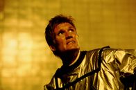 Der Ritter der Apokalypse – Gerade noch rechtzeitig: Tempel-Ritter Lukas (Dolph Lundgren) konnte verhindern, dass der vom Teufel geschickte Dämon "Minion" den Schlüssel zum Verlies des Teufels in die Hände bekommt. Doch jetzt sind die Dämonen sind hinter Lukas her.