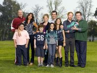 Modern Family – (v.li.) Jay (Ed O'Neill), Manny (Rico Rodriguez), Gloria (Sofia Vergara), Luke (Nolan Gould), Claire (Julie Bowen), Alex (Ariel Winter), Phil (Ty Burrell), Haley (Sarah Hyland), Mitchell (Jesse Tyler Ferguson), Cameron (Eric Stonestreet)