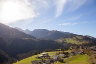 Heimatleuchten – Landschaftsbild Lesachtal, Aufnahmen im Herbst, während ServusTV's "Heimatleuchten - Dialekt" in Kärnten am 27. Oktober 2022.