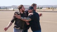 Airplane Repo - Die Inkasso-Piloten – Danny Thompson holds back the competition while Ken Cage gets the airplane ready to fly.