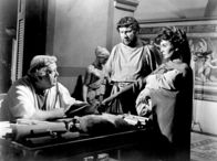 Spartacus – Peter Ustinov (Mi.) erhielt für seine Rolle als habgieriger Sklavenhändler Lentulus Batiatus 1960 den Oscar als bester Nebendarsteller.