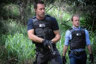 Hawaii Five-0 – Müssen einen neuen Fall lösen, bei dem sechs Häftlinge mit Hilfe eines chemischen Angriffs, fliehen konnten: Steve (Alex O'Loughlin, l.) und Danny (Scott Caan, r.) ...